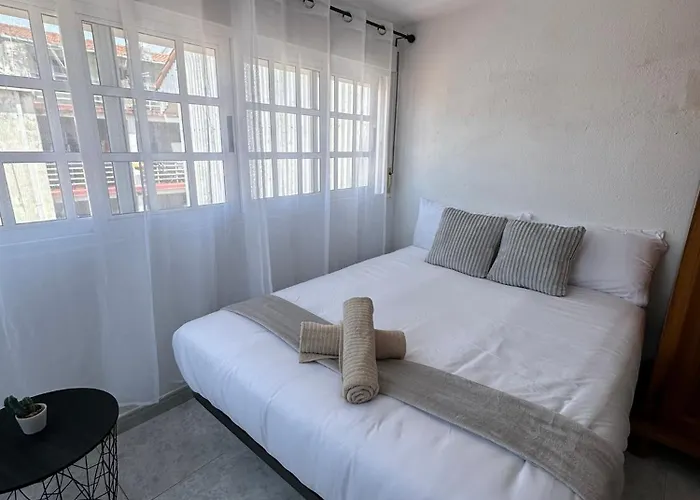 Atico En El Centro De 公寓 *